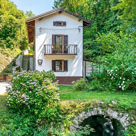 Semesterbostad House By The Stream In Soca Valley - Happy *