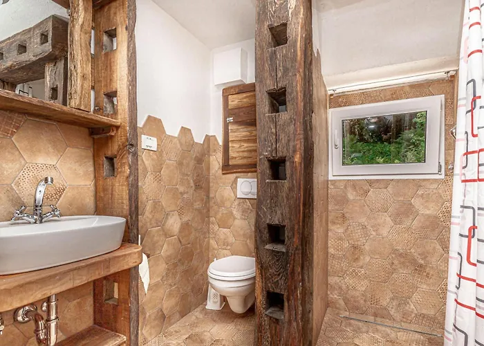 House By The Stream - Happy Dom wakacyjny