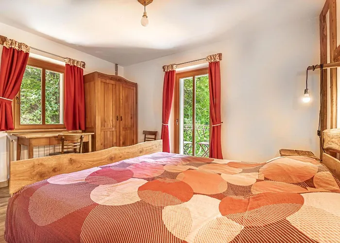 Dom wakacyjny House By The Stream - Happy