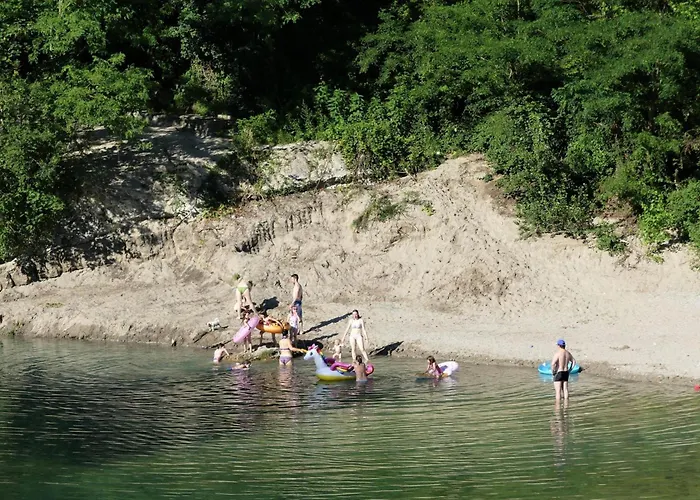 House By The Stream - Happy Dom wakacyjny